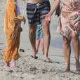 Lilly Becker (Lilly Kerssenberg) profite d'une journée à la plage avec son fils Amadeus (déguisé en lion) et une amie. Miami, le 26 mars 2016.