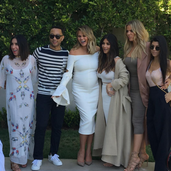 Jen Atkin, John Legend, Chrissy Teigen, Kim, Khloé et Kourtney Kardashian - Photo de la baby-shower de Chrissy Teigen et John Legend publiée le 26 mars 2016.