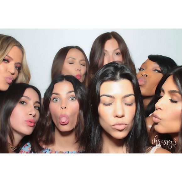 Khloé Kardashian, Jen Atkin, Jenna Dewan, Stacy Keibler, Minka Kelly, Kourtney Kardashian, Malika Haqq et Kim Kardashian - Photo de la baby-shower de Chrissy Teigen et John Legend publiée le 26 mars 2016.