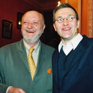 Jean-Pierre Coffe avec Laurent Ruquier lors du Prix Courteline en 1999 à Paris. Personnage chéri de la gastronomie et du PAF, il est mort à 78 ans le 29 mars 2016 chez lui à Lanneray (Eure-et-Loir).