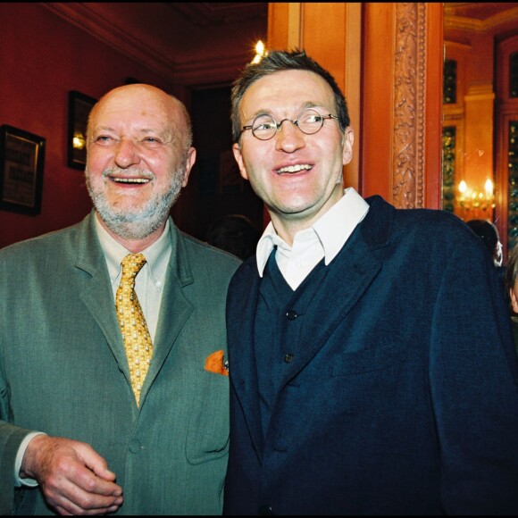 Jean-Pierre Coffe avec Laurent Ruquier lors du Prix Courteline en 1999 à Paris. Personnage chéri de la gastronomie et du PAF, il est mort à 78 ans le 29 mars 2016 chez lui à Lanneray (Eure-et-Loir).