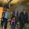 Semi-exclusif - Johnny Hallyday repart en famille avec sa femme Laeticia et ses filles Jade et Joy à Los Angeles de l'aéroport Roissy Charles de Gaulle le 11 janvier 2016, avant de reprendre sa tournée le 22 janvier à Montpellier.