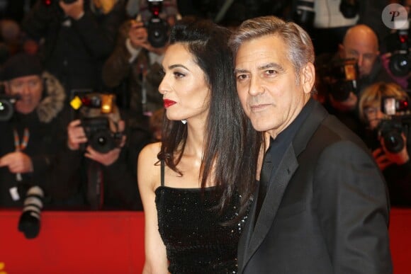 George Clooney et sa femme Amal Alamuddin Clooney à la première de "Ave César!" au 66e festival international du film de Berlin le 11 février 2016.