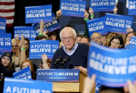 Le candidat démocrate à la présidentielle américaine Bernie Sanders en meeting à Portsmouth le 7 février 2016