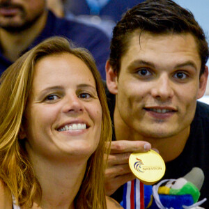 Laure Manaudou et son frère Florent Manaudou lors des Championnats de France de natation à Montpellier, le 3 avril 2016.