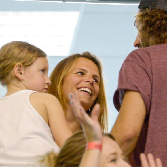 Laure Manaudou avec sa fille Manon et son chéri Jeremy Frerot lors des Championnats de France de natation à Montpellier, le 3 avril 2016.