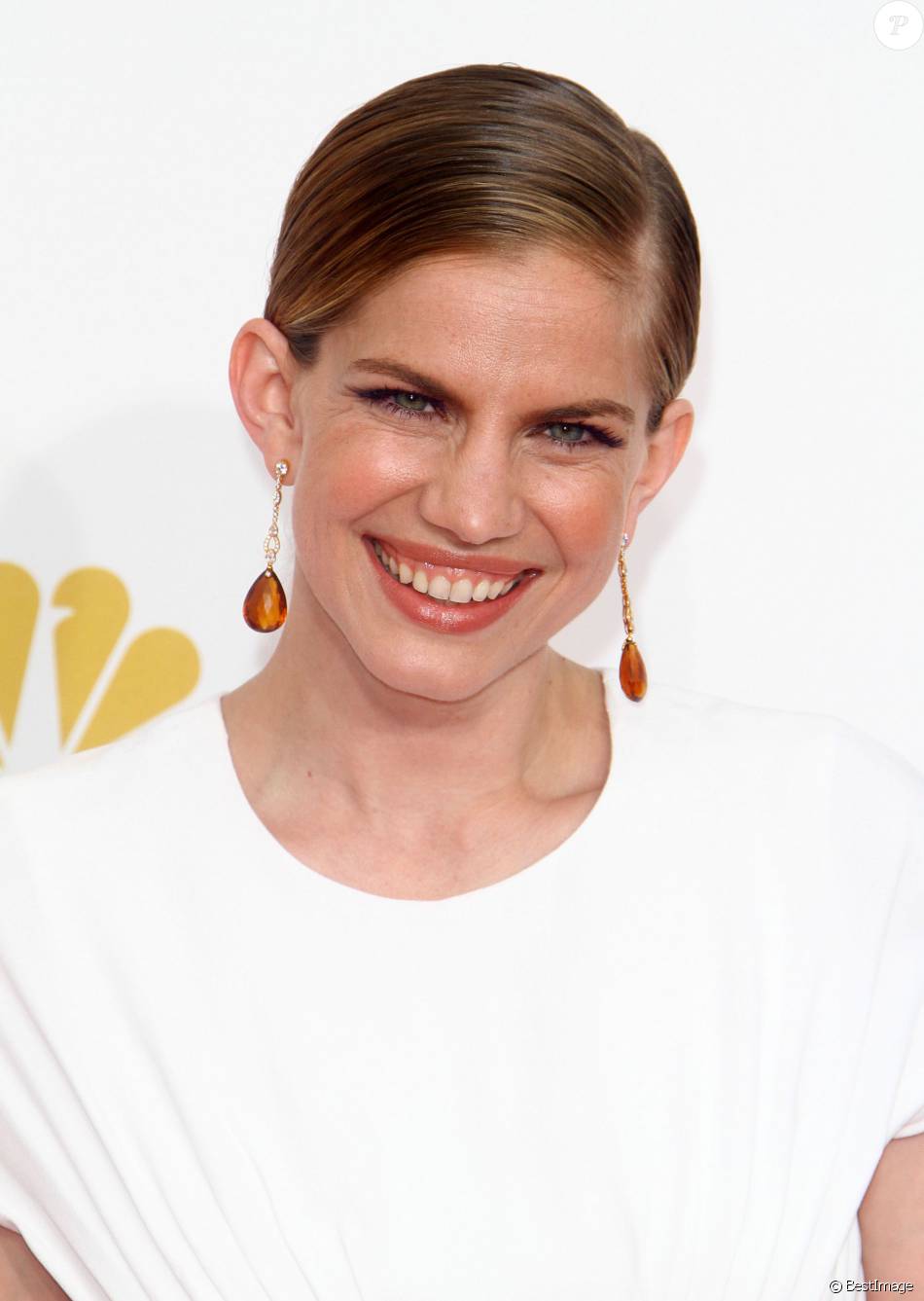 Anna Chlumsky - 66e cérémonie annuelle des Emmy Awards au Nokia Theatre à Los Angeles, le 25 août 2014.