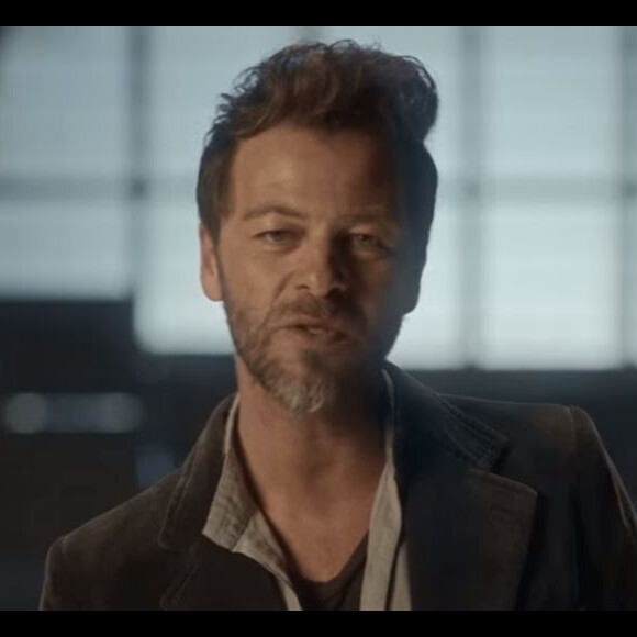 Le chanteur Christophe Maé dans le clip de son nouveau single, Il est où le bonheur