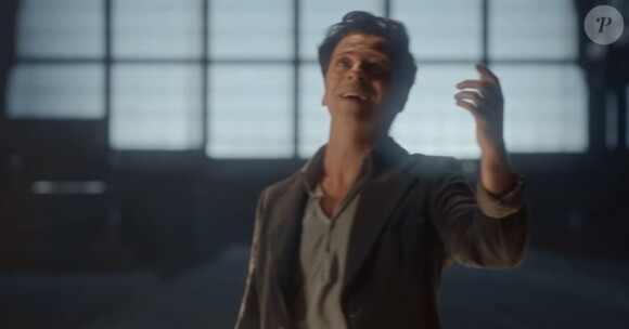 Le chanteur Christophe Maé dans le clip de son nouveau titre, Il est où le bonheur