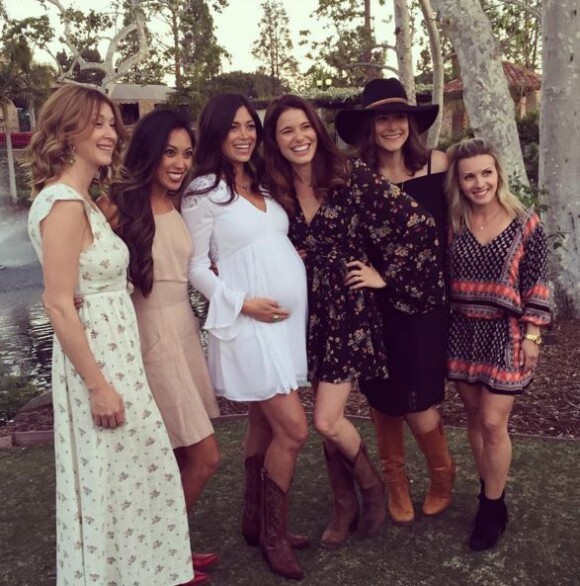 Nicole Johnson et ses amies lors de sa baby bump, Instagram, 2016