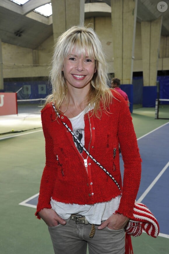 Romane Serda à un tournoi de tennis pour l'association "Enfant star et match" à Paris le 26 mars 2012 