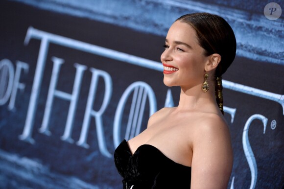 Emilia Clarke - Soirée de lancement de la 6e saison de Game of Thrones, le 10 avril 2016 à Los Angeles.