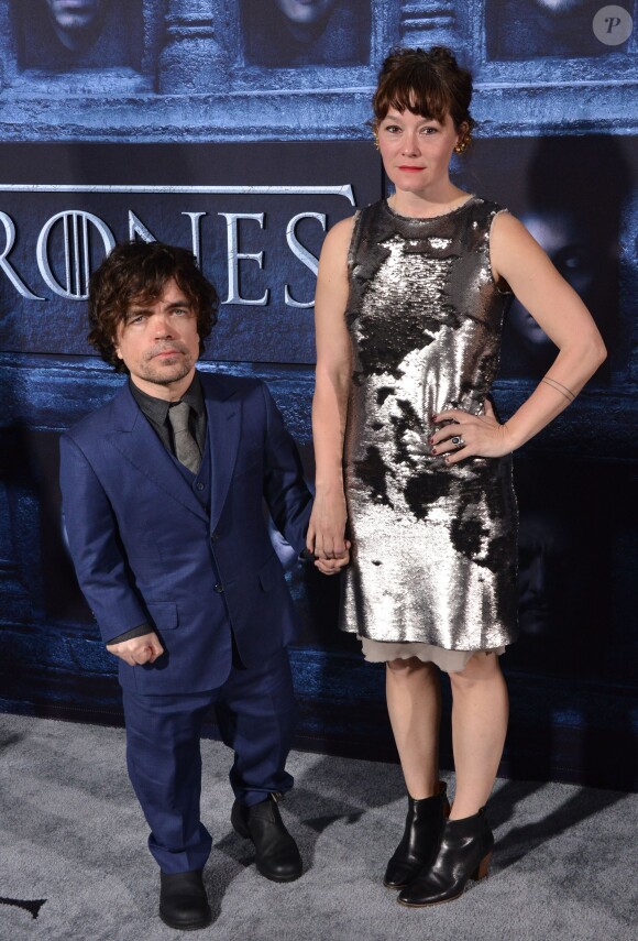 Peter Dinklage et Erica Schmidt - Soirée de lancement de la 6e saison de Game of Thrones, le 10 avril 2016 à Los Angeles.