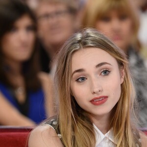 Chloé Jouannet (fille d'Alexandra Lamy) - Enregistrement de l'émission "Vivement Dimanche" à Paris le 11 Fevrier 2015.