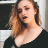 Chloé Jouannet décolletée sur son Instagram (photo postée le 13 avril 2016)