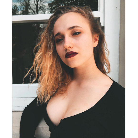 Chloé Jouannet décolletée sur son Instagram (photo postée le 13 avril 2016)
