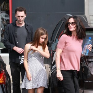 Johnny McDaid, Coco Arquette et Courteney Cox à Los Angeles le 27 mars 2016