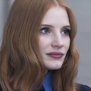 Jessica Chastain en conférence de presse pour le film Le Chasseur et la reine des glaces à West Hollywood le 9 avril 2016. Quelques jours plus tard, elle apprenait la mort à 57 ans de Dan Ireland, réalisateur canadien qui l'a révélée dans Jolene.