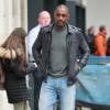 Idris Elba quitte les studios de la BBC à Londres le 23 mars 2016