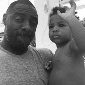 Idris Elba et son fils Winston. Photo publiée sur Instagram en 2015