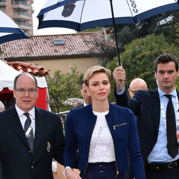 Le prince Albert II de Monaco et la princesse Charlene à leur arrivée au Monte-Carlo Rolex Masters 2016 pour la finale opposant Rafael Nadal et Gaël Monfils au Monte-Carlo Country Club à Roquebrune-Cap-Martin, le 17 avril 2016. © Bruno Bebert/Bestimage