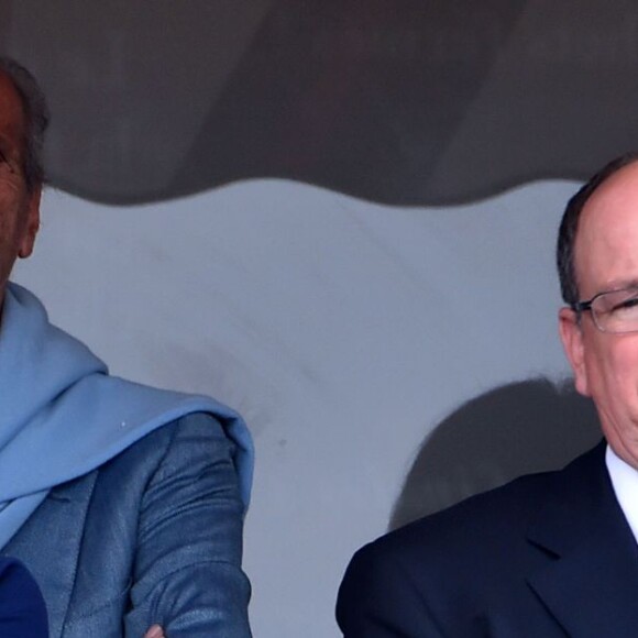 Le prince Albert II et la princesse Charlene de Monaco sont apparus très complices dans les tribunes au Monte-Carlo Rolex Masters 2016 lors de la finale opposant Rafael Nadal et Gaël Monfils au Monte-Carlo Country Club à Roquebrune-Cap-Martin, le 17 avril 2016. © Bruno Bebert/Bestimage