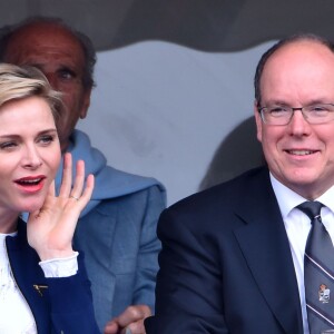 Le prince Albert II et la princesse Charlene de Monaco dans les tribunes au Monte-Carlo Rolex Masters 2016 lors de la finale opposant Rafael Nadal et Gaël Monfils au Monte-Carlo Country Club à Roquebrune-Cap-Martin, le 17 avril 2016. © Bruno Bebert/Bestimage