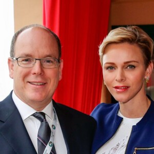 Le prince Albert II de Monaco et la princesse Charlene posent lors de la finale du Monte-Carlo Rolex Masters 2016 opposant Rafael Nadal et Gaël Monfils au Monte-Carlo Country Club à Roquebrune-Cap-Martin, le 17 avril 2016. © Olivier Huitel/pool restreint Monaco/Bestimage