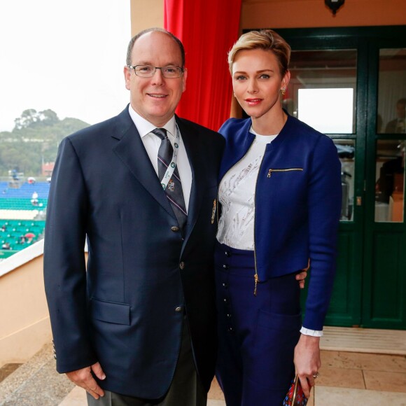 Le prince Albert II de Monaco et la princesse Charlene posent lors de la finale du Monte-Carlo Rolex Masters 2016 opposant Rafael Nadal et Gaël Monfils au Monte-Carlo Country Club à Roquebrune-Cap-Martin, le 17 avril 2016. © Olivier Huitel/pool restreint Monaco/Bestimage
