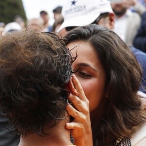 Rafael Nadal tendrement félicité par sa compagne Xisca Perello après sa victoire contre Gaël Monfils lors de la finale du Monte-Carlo Rolex Masters, le 17 avril 2016 à Roquebrune-Cap-Martin © Jean-Charles Vinaj/Pool restreint Monaco/Bestimage