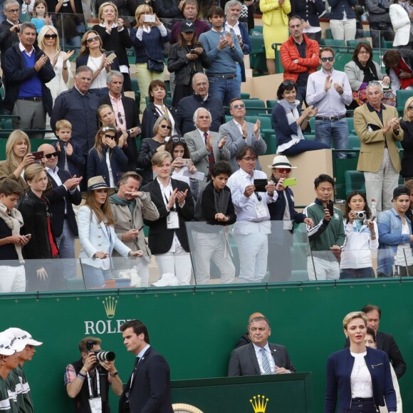 Le prince Albert II de Monaco et sa femme la princesse Charlene de Monaco ont remis à Rafael Nadal la "Coupe de S.A.S. le Prince Souverain" à l'issue de la finale du Monte-Carlo Rolex Masters 2016 remportée aux dépens de Gaël Monfils, à Roquebrune-Cap-Martin, le 17 avril 2016. © Jean-Charles Vinaj/Pool restreint Monaco/Bestimage