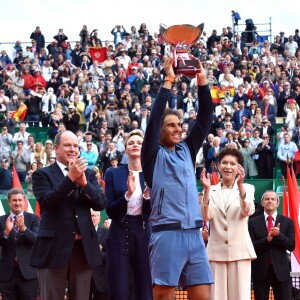 Le prince Albert II de Monaco et la princesse Charlene ont félicité Rafael Nadal pour sa victoire en finale du Monte-Carlo Rolex Masters 2016 face à Gaël Monfils au Monte-Carlo Country Club à Roquebrune-Cap-Martin, le 17 avril 2016. © Bruno Bebert/Bestimage