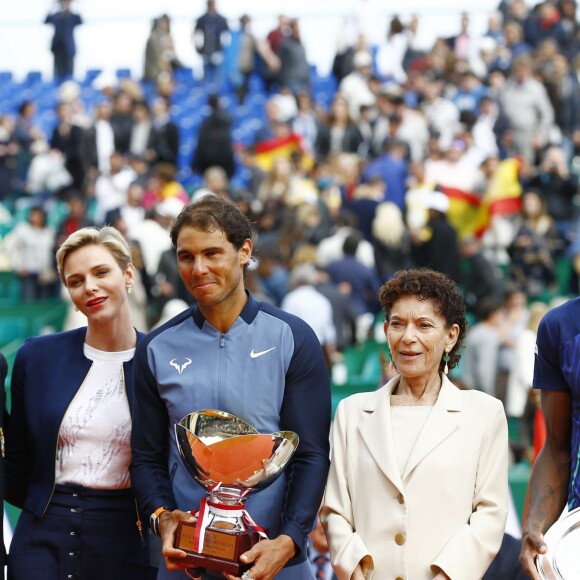 Le prince Albert II et la princesse Charlene de Monaco ont applaudi la victoire de Rafael Nadal en finale du Monte-Carlo Rolex Masters 2016 face à Gaël Monfils au Monte-Carlo Country Club à Roquebrune-Cap-Martin, le 17 avril 2016. © Claudia Albuquerque/Bestimage