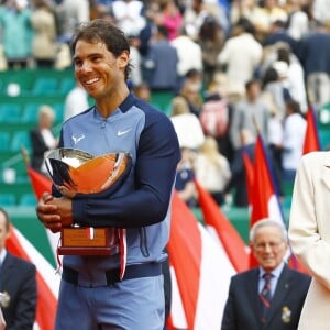 Le prince Albert II et la princesse Charlene de Monaco ont applaudi la victoire de Rafael Nadal en finale du Monte-Carlo Rolex Masters 2016 face à Gaël Monfils au Monte-Carlo Country Club à Roquebrune-Cap-Martin, le 17 avril 2016. © Claudia Albuquerque/Bestimage