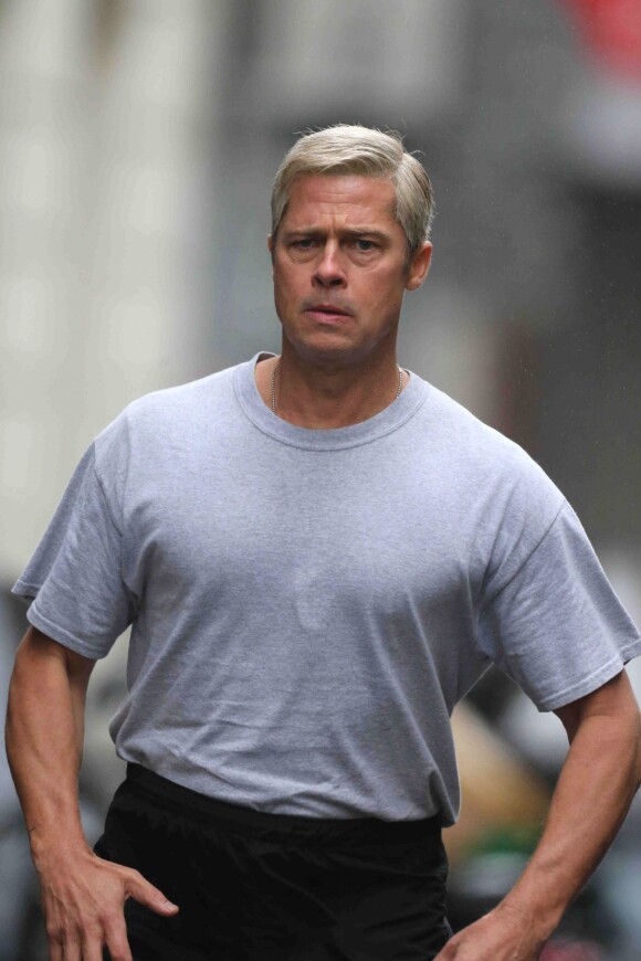 Brad Pitt en tournage à Paris le 31 janvier 201. 