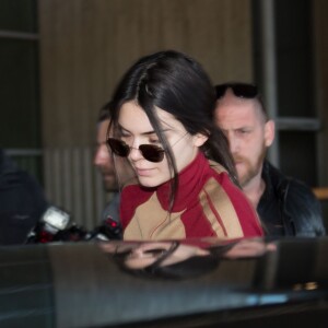 Kendall Jenner arrive à l'aéroport Roissy-Charles-de-Gaulle à Roissy, le 18 avril 2016.