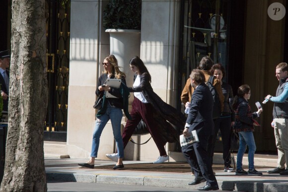 Exclusif - Kendall Jenner quitte l'hôtel George V à Paris le 19 avril 2016.