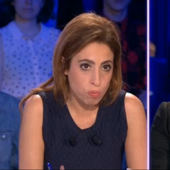 Face à Léa Salamé Amélie Mauresmo parle de son coming out dans "On n'est pas couché" sur France 2, le 23 avril 2016.