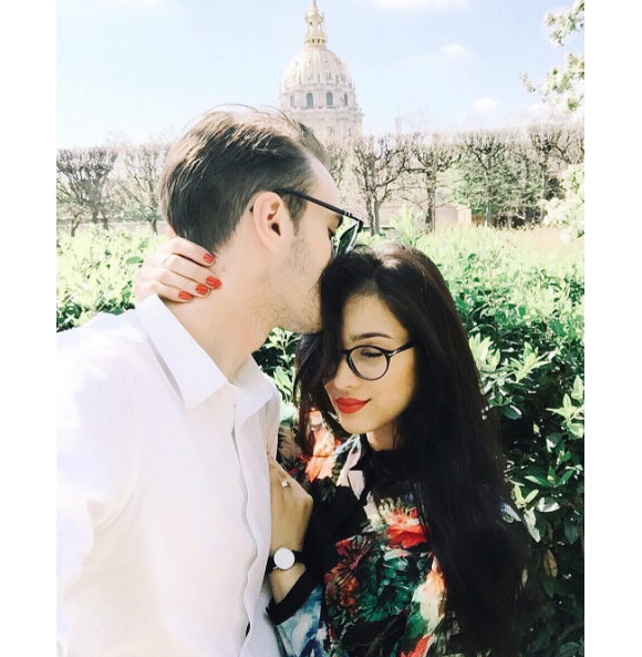 Julien Sznedjderman et sa nouvelle petite amie : in love et assortis sur Instagram