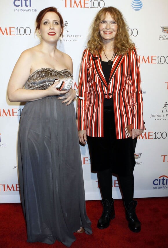 Mia Farrow et sa fille Dylan O'Sullivan Farrow enceinte à la soirée Time 100 Gala 2016 au Frederick P. Rose Hall de Lincoln Center à New York, le 26 avril 2016
