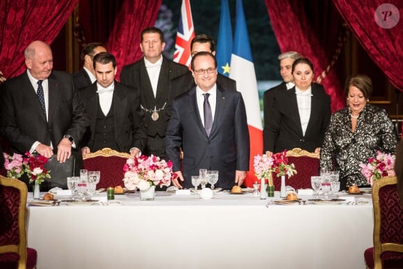 Peter Cosgrove, François Hollande et Lynne Cosgrove - Dîner d'Etat en l'honneur du gouverneur australien Peter Cosgrove au palais de l'Elysée à Paris, le 26 avril 2016. © Hamilton/Pool/Bestimage
