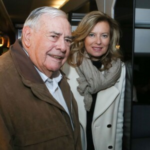 Julien Lauprêtre (président du Secours Populaire) et Valérie Trierweiler au lancement de la campagne "Vacances pour tous 2016" du Secours Populaire à la gare Montparnasse à Paris, le 26 avril 2016