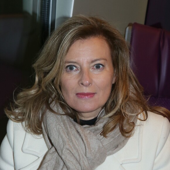 Valérie Trierweiler au lancement de la campagne "Vacances pour tous 2016" du Secours Populaire à la gare Montparnasse à Paris, le 26 avril 2016