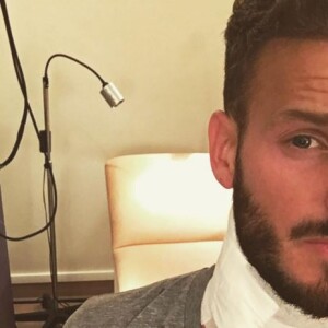 M. Pokora en pleine séance de détatouage : il fait part de sa souffrance sur son compte Instagram, le 2 avril 2016