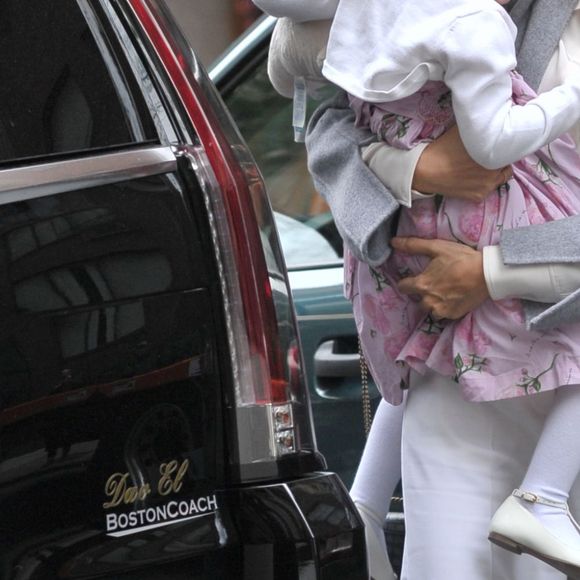 Gisele Bündchen en compagnie de son mari Tom Brady et de leurs enfants Benjamin Brady et Vivian Lake Brady se rendent à la messe à New York le 29 avril 2016. 