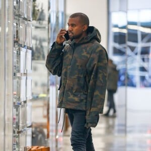 Kanye West au magasin Saint Laurent Paris à SoHo. New York, le 30 avril 2016.