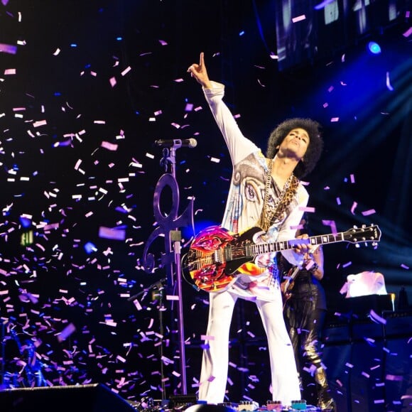Le chanteur Prince en concert à Manchester. Le 16 mai 2014