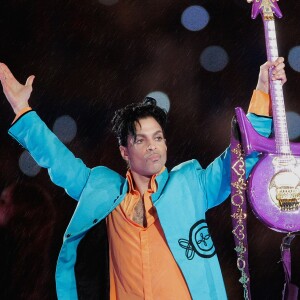 Prince sur scène pour la mi-temps du Super Bowl, le 4 février 2007