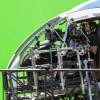 Jamie Dornan tourne une scène dans un hélicoptère pour le film "50 nuances plus sombres" à Vancouver le 2 mai 2016.