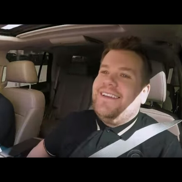 Gwen Stefani et James Corden dans l'émission "Late Late Show" pour un épisode du Carpool Karaoke.